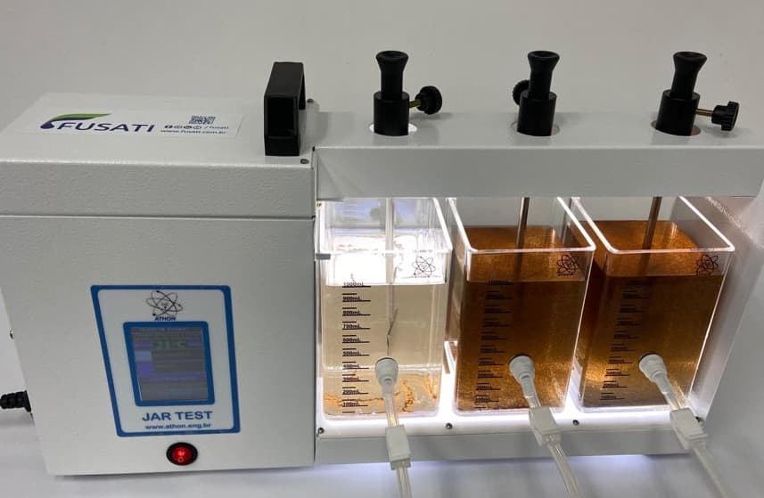 Ensaio de Floculação Jar Test A aplicação do jar test (teste de jarros), que também é conhecido como ensaio de floculação, envolve a análise de amostras de água bruta, efluentes industriais e esgotos em plantas de tratamento.